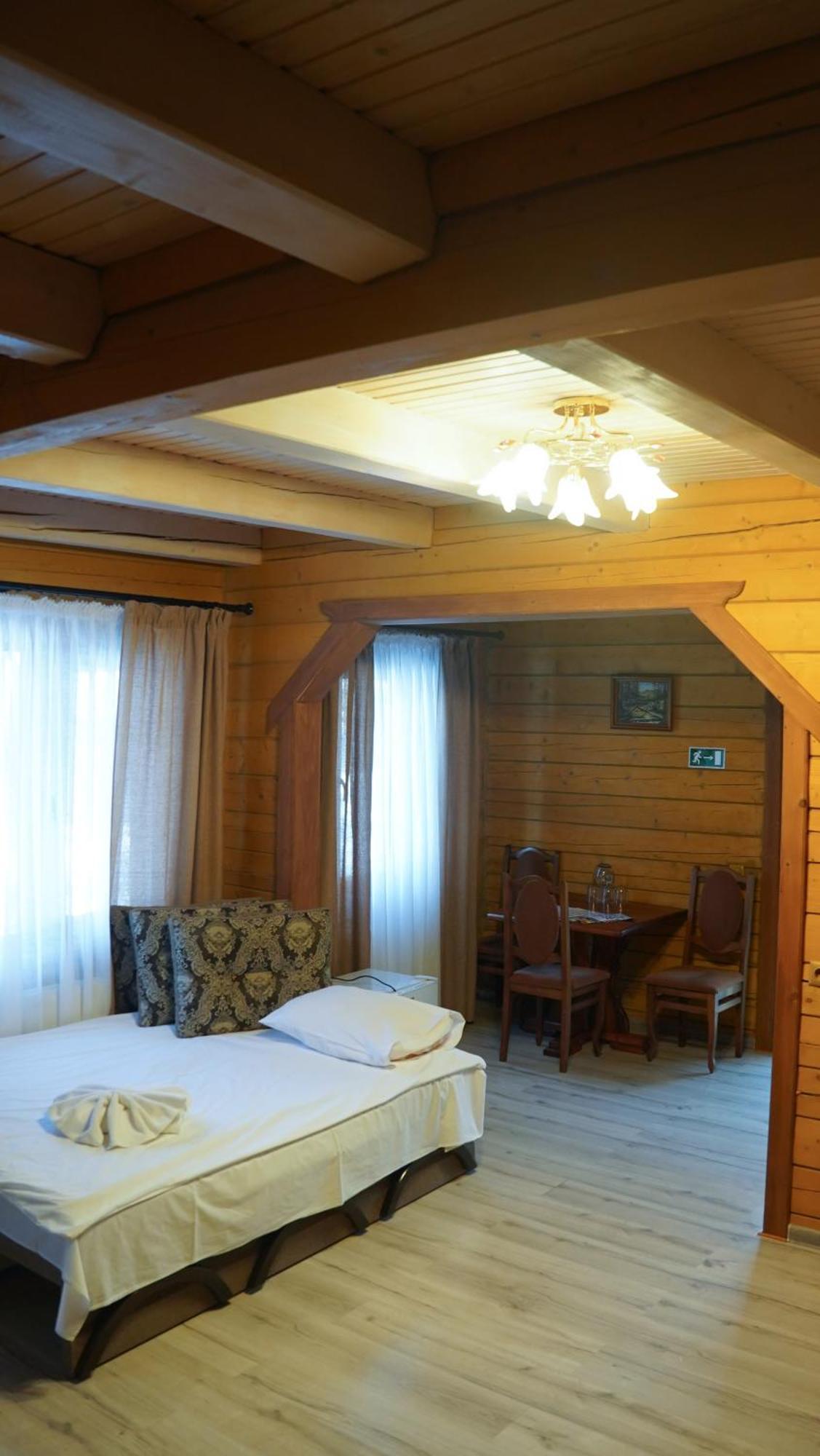 Karpatski Dzherela Yaremche Luaran gambar