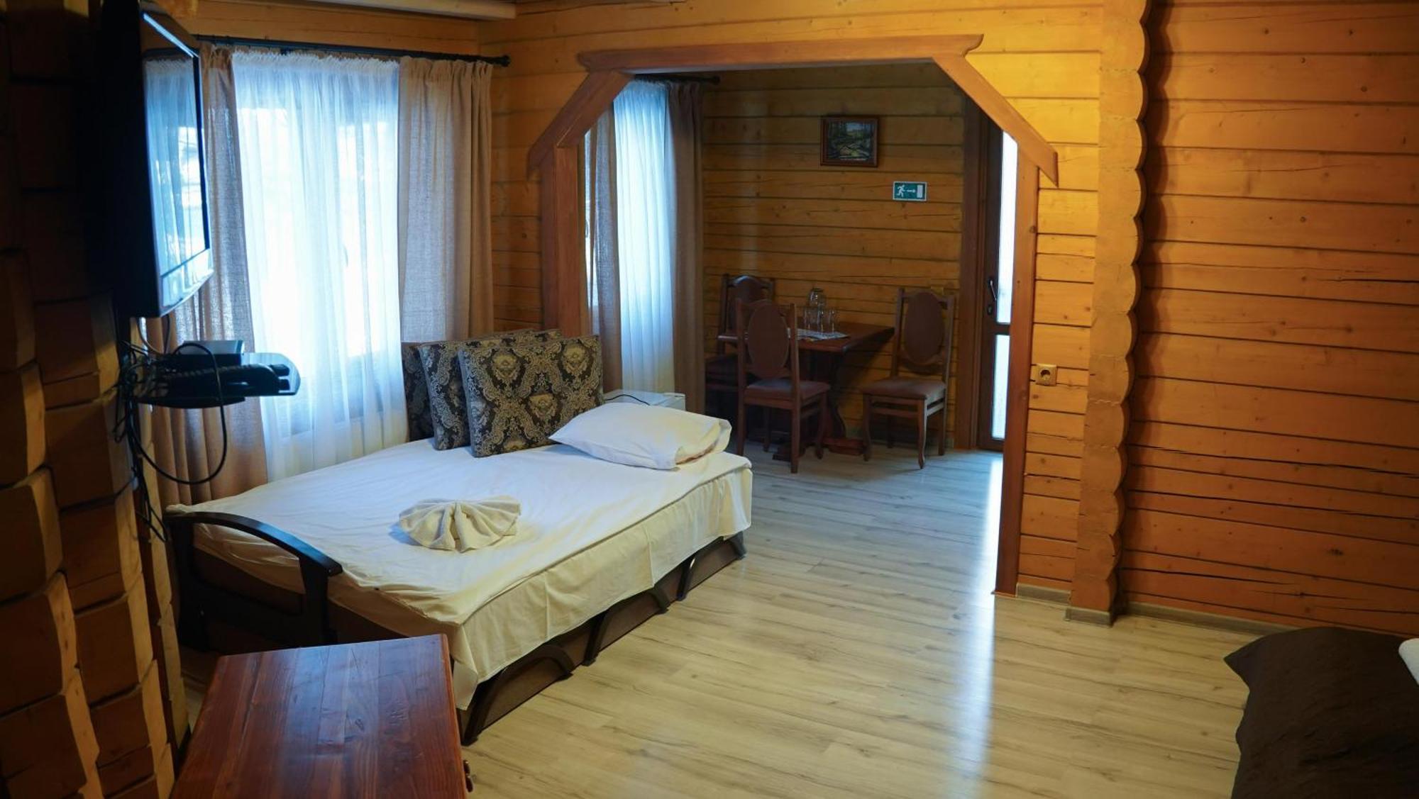 Karpatski Dzherela Yaremche Luaran gambar