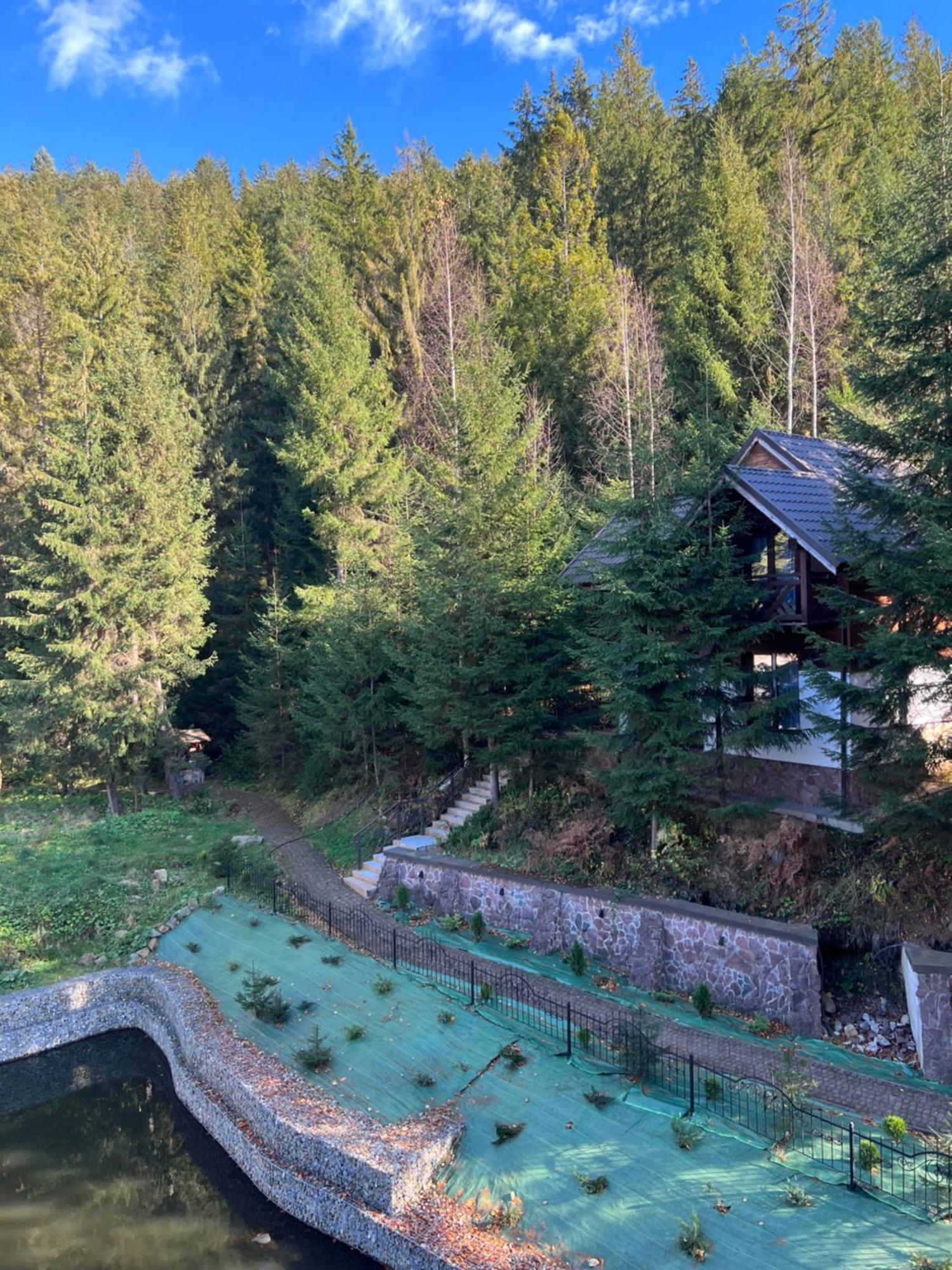 Karpatski Dzherela Yaremche Luaran gambar